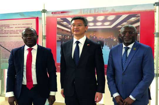 Inauguration du salon culturel chinois du Gabon à AUM